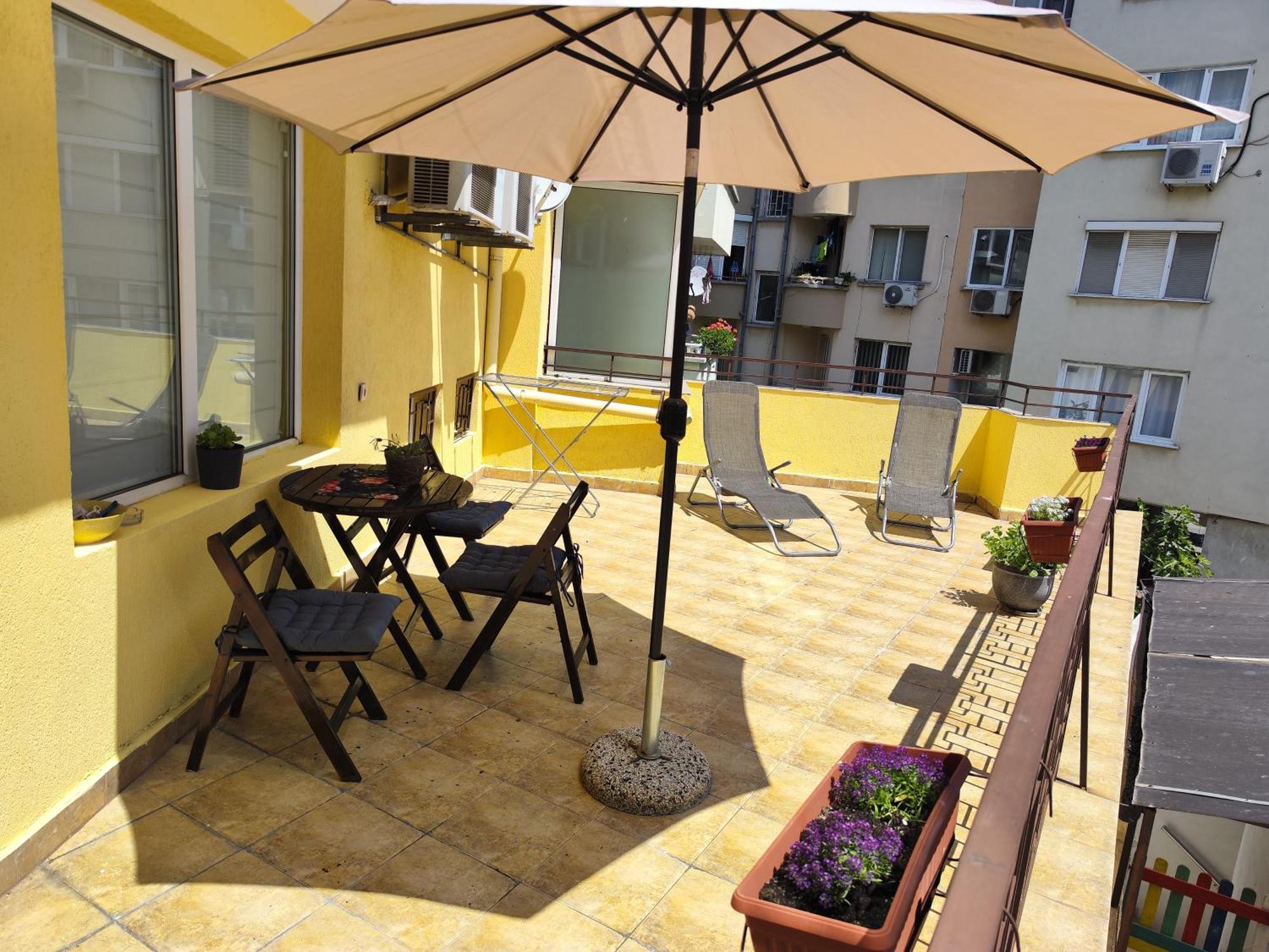 Art Apartment Kiril And Metodi Square بورغاس المظهر الخارجي الصورة