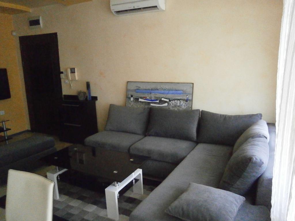 Art Apartment Kiril And Metodi Square بورغاس المظهر الخارجي الصورة
