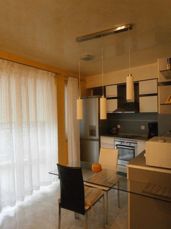 Art Apartment Kiril And Metodi Square بورغاس المظهر الخارجي الصورة