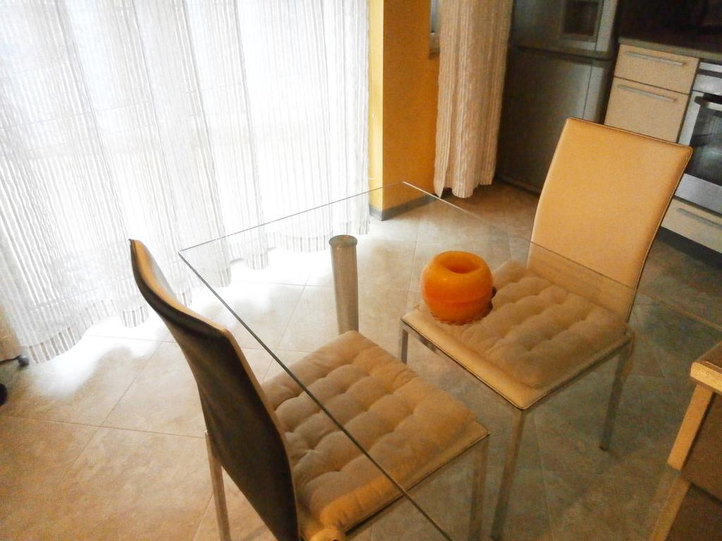 Art Apartment Kiril And Metodi Square بورغاس المظهر الخارجي الصورة