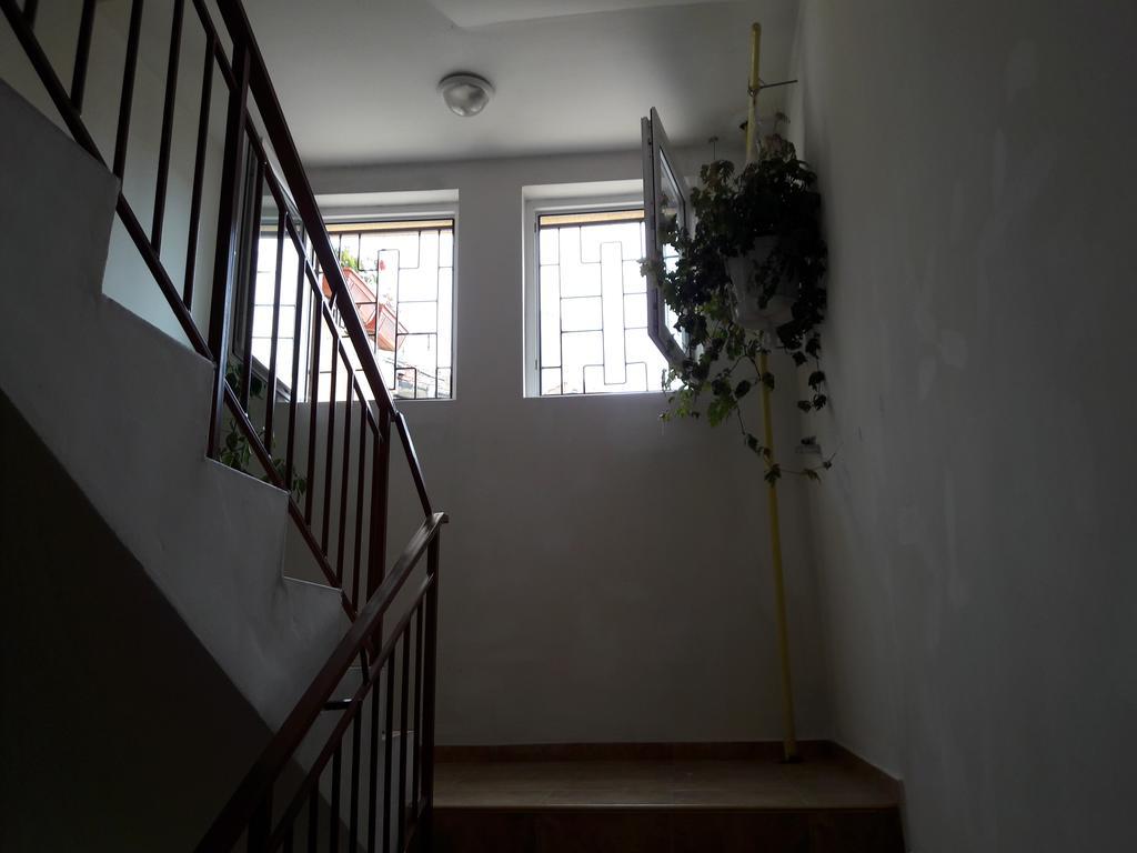 Art Apartment Kiril And Metodi Square بورغاس المظهر الخارجي الصورة