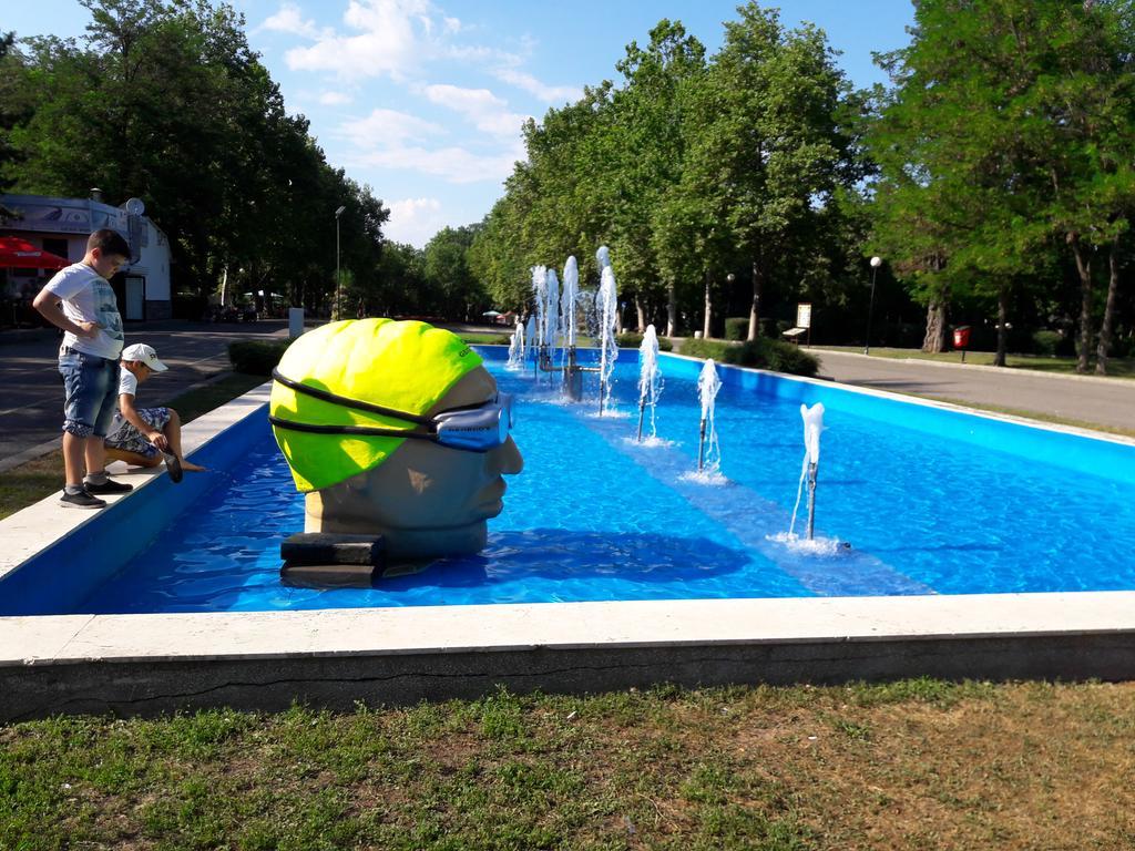 Art Apartment Kiril And Metodi Square بورغاس المظهر الخارجي الصورة