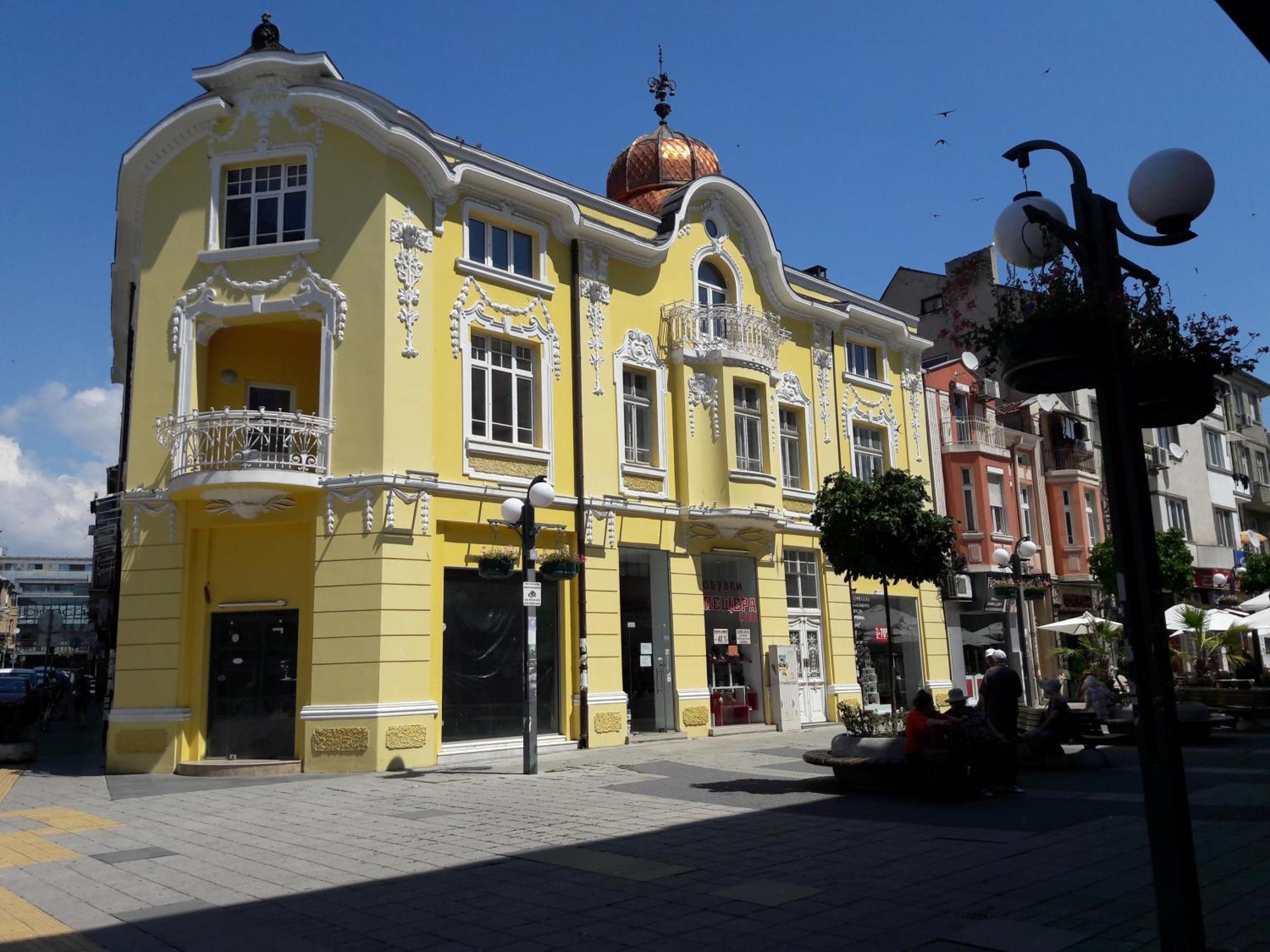 Art Apartment Kiril And Metodi Square بورغاس المظهر الخارجي الصورة