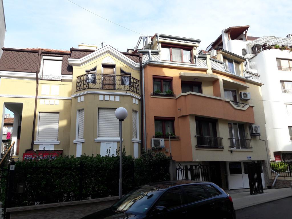 Art Apartment Kiril And Metodi Square بورغاس المظهر الخارجي الصورة